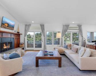 Pacific Northwest Beach House 5g Ev Charger Dog - Gearhart - Living room