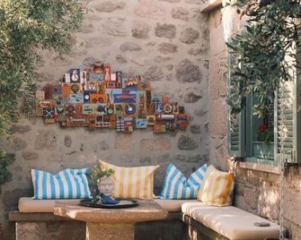 Idasos Tasodalar - Behram - Patio