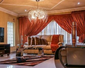 Kwantulindawo Guesthouse Newcastle - Newcastle - Sala de estar