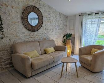 Gite Aunac-sur-Charente, 1 bedroom, 2 persons - Aunac-sur-Charente - Sala de estar