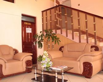 Laikipia Comfort Hotel - Nyahururu - Recepción
