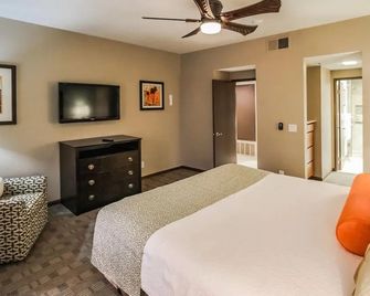 Desert Isle Resort - Palm Springs