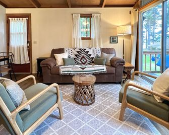 Fiesta on the Lake - Casita on Trout Lake - Boulder Junction - Living room