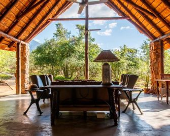 Shikwari Nature Reserve - הודספרוט - פטיו