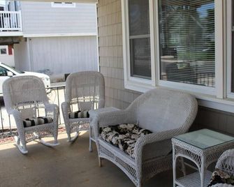 Duplex 1St Fl Ocean Side Beach Badges Outdoor Shower Wifi 40794 - Brant Beach - Balcón