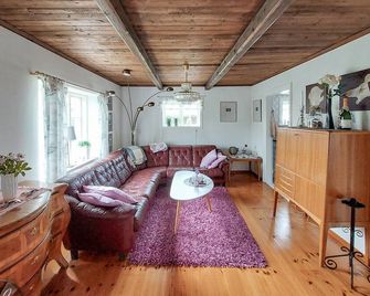 Gorgeous Home In Ängelholm With Wifi - Ängelholm - Living room