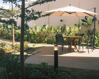 Clatt Hotel - São João da Boa Vista - Patio