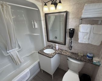 Perth/Perth Plaza Inn & Suites - Perth