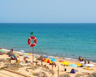 Blife Sun Hostel & Rooms - פארו - חוף