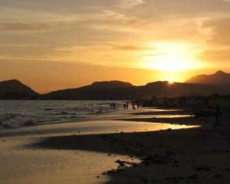 3 Bedroom 2 Bath Beach Front Condo Bahia Delfin San Carlos - Guaymas - Vista del exterior