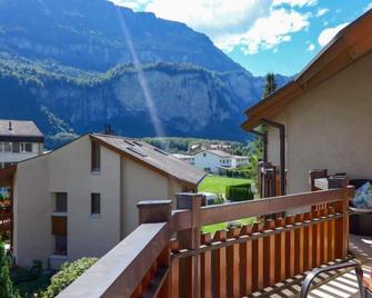 Apartment Allmi by Interhome - Meiringen - Balcony