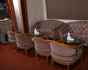Hotel Amar Vilas - Indore - Huiskamer