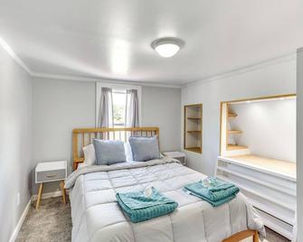 Charming Family Home: Walk to Downtown Bellefonte! - Bellefonte - Bedroom