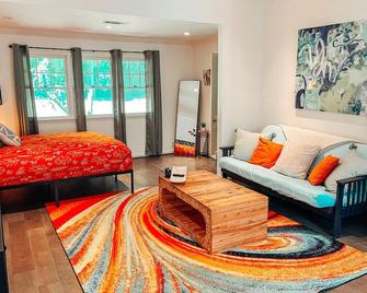 Cozy Guest House Studio Apartment - Greensboro