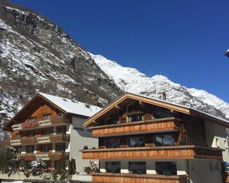 Hotel City - Taesch