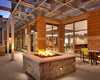 SpringHill Suites by Marriott Coralville - Coralville - Toà nhà