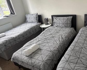 Watton House - 3 bedroom house with garden - Watton