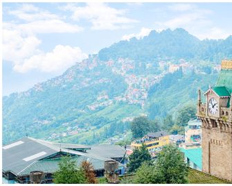 Goroomgo Broadway Mall Road Darjeeling With Kanchenjunga Himalayan View - Darjeeling - Building