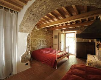 Agriturismo Biologico Sant'egle - Sorano - Camera da letto