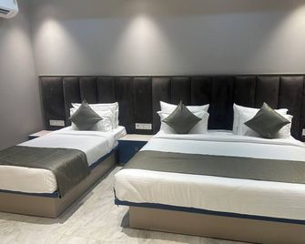 Pinky Hotel - Dausa