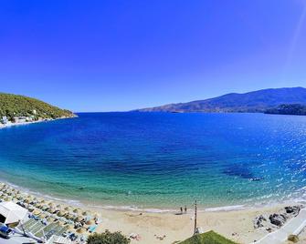 New Aegli Resort Hotel - Póros - Plage