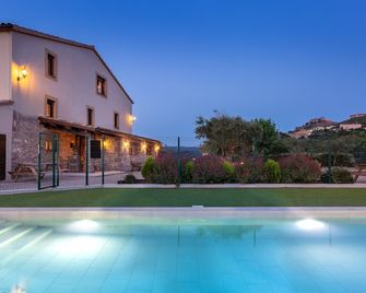 Cal Miró - Cardona - Басейн