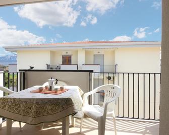 Lovely Apartment In Parco Dei Tigli - Paestum - Balcony