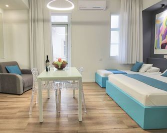 1926 Designed Aparthotel - Haifa - Wohnzimmer