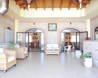 B&B - Hotel con Piscina - Briatico - Lobby