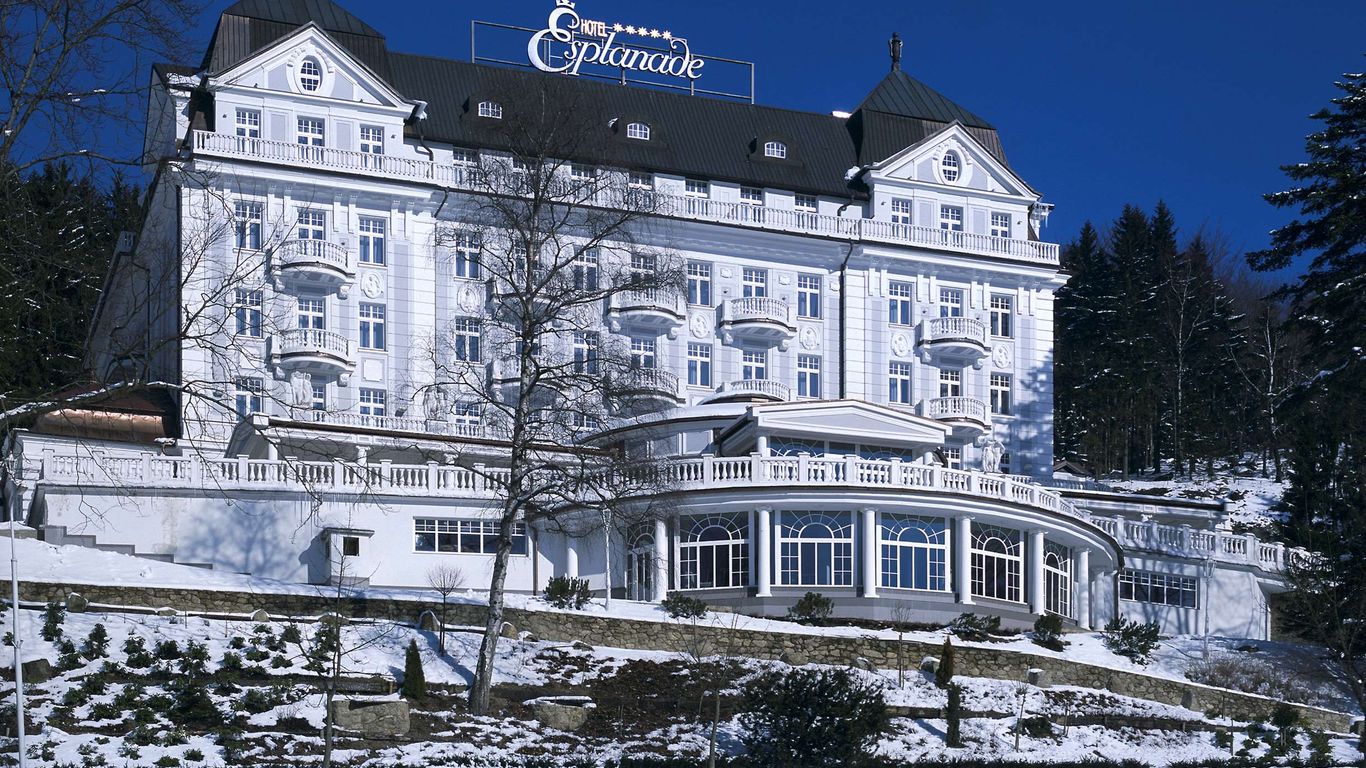 إسبلانادي سبا اند غولف ريزورت