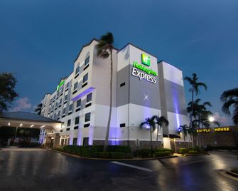 Holiday Inn Express & Suites Fort Lauderdale Airport West By IHG - Davie - Edificio