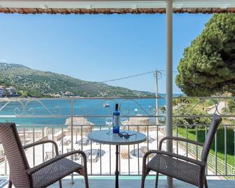 Marika Apartments - Kassiopi - Balkon