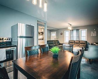 Comfortable 3BR, 1 Bath close to the falls - Chutes du Niagara - Restaurant