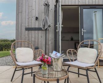 The Bickleigh, Romantic, With Hot Tub In Tiverton - Tiverton - Patio