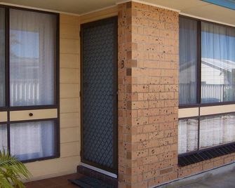 Stansbury Villas Unit 1 Relax and Explore - 스탠스베리 - 건물