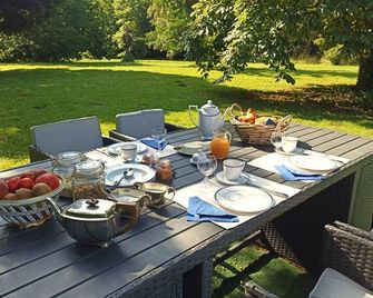 Le Bonheur du Périgord - Chambre d'hôte - Mialet - Patio