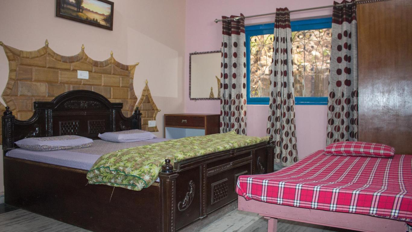 Hotel Golden Crown