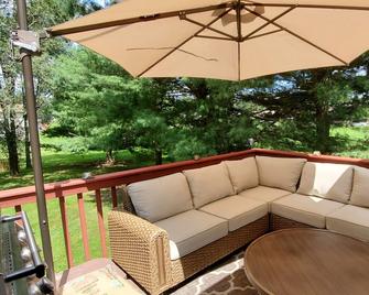 Charming Family Home Near The Football Hall of Fame - Canton - Balcony