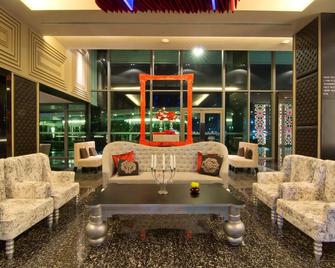 Way Hotel Pattaya - Pattaya - Lobby