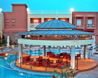 Ambassador Hotel Thessaloniki - Thessaloniki - Pool