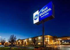 Best Western Inn & Suites - Ontário - Edifício