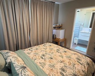 Private Ensuite Near Airport - Yaldhurst
