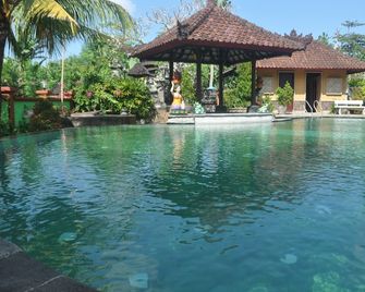 Dewi Sinta Hotel and Restaurant - Tabanan - Pool