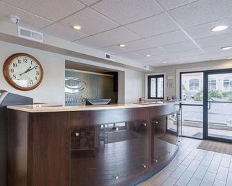 Quality Inn Ocean City Beachfront - Ocean City - Front desk