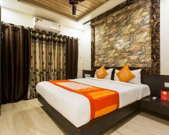 OYO Hotel Swapnalok - Lonavala - Bedroom