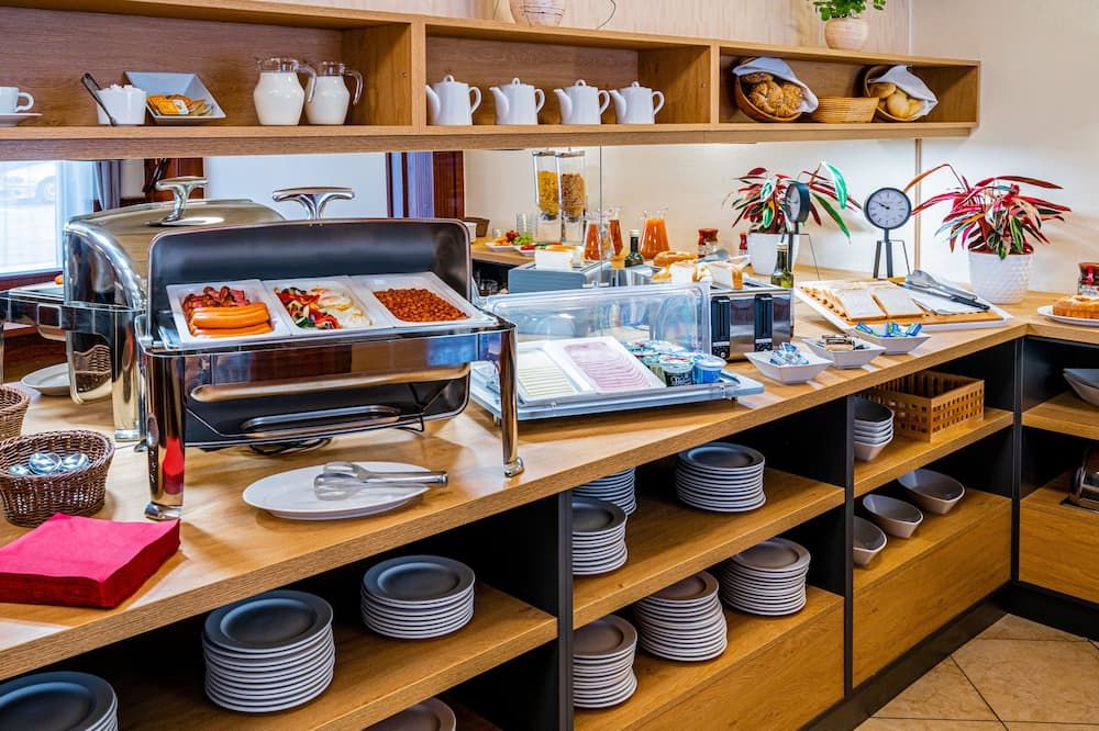 Hotel Baltaci U Náhonu - Злін - Buffet