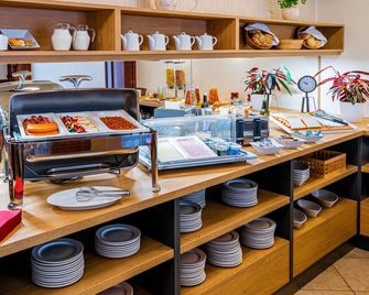 Hotel Baltaci U Náhonu - Злін - Buffet