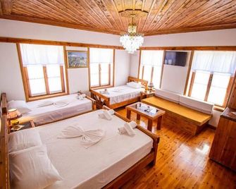 Hotel Bebej Tradicional - Gjirokastra