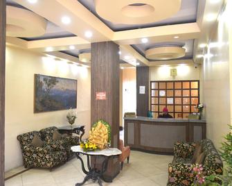 Pineridge Hotel Darjeeling - 大吉嶺 - 櫃檯