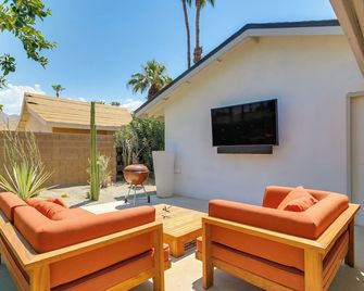 Funky Palm Springs Paradise Near Golf and Festivals - Palm Springs - Patio
